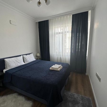 Center Of City In Besiktas 2 Plus 1 With 2 Bathroom And 3 Air Conditioner Istanbul Luaran gambar