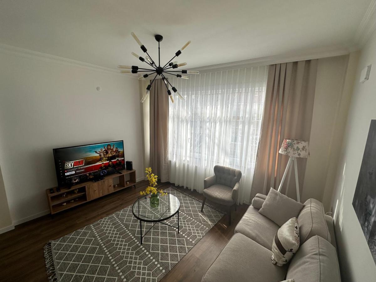 Center Of City In Besiktas 2 Plus 1 With 2 Bathroom And 3 Air Conditioner Istanbul Luaran gambar