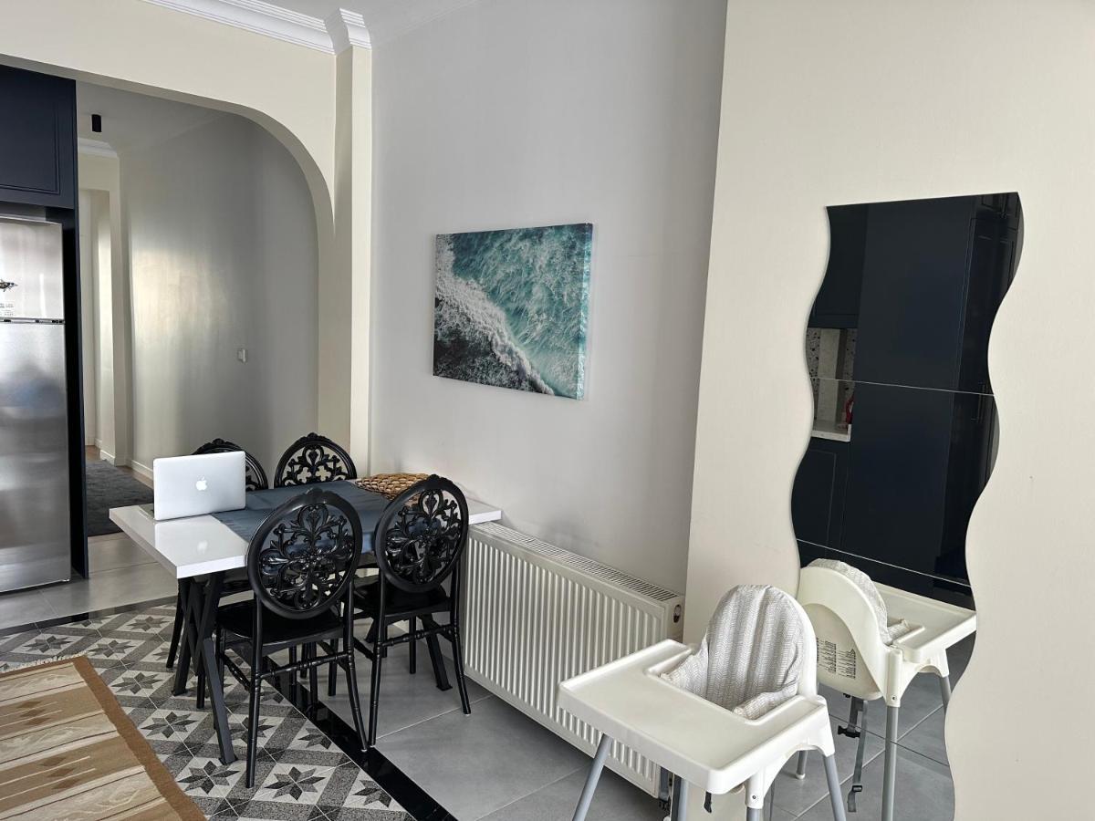 Center Of City In Besiktas 2 Plus 1 With 2 Bathroom And 3 Air Conditioner Istanbul Luaran gambar