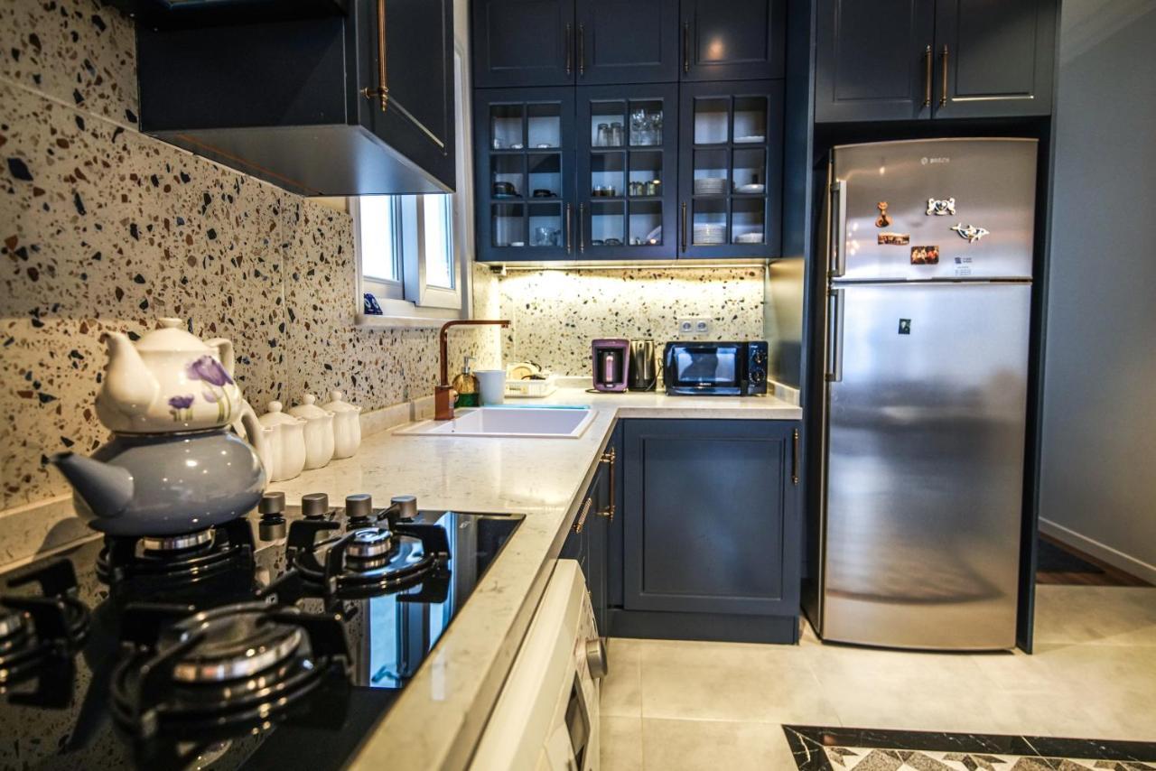 Center Of City In Besiktas 2 Plus 1 With 2 Bathroom And 3 Air Conditioner Istanbul Luaran gambar
